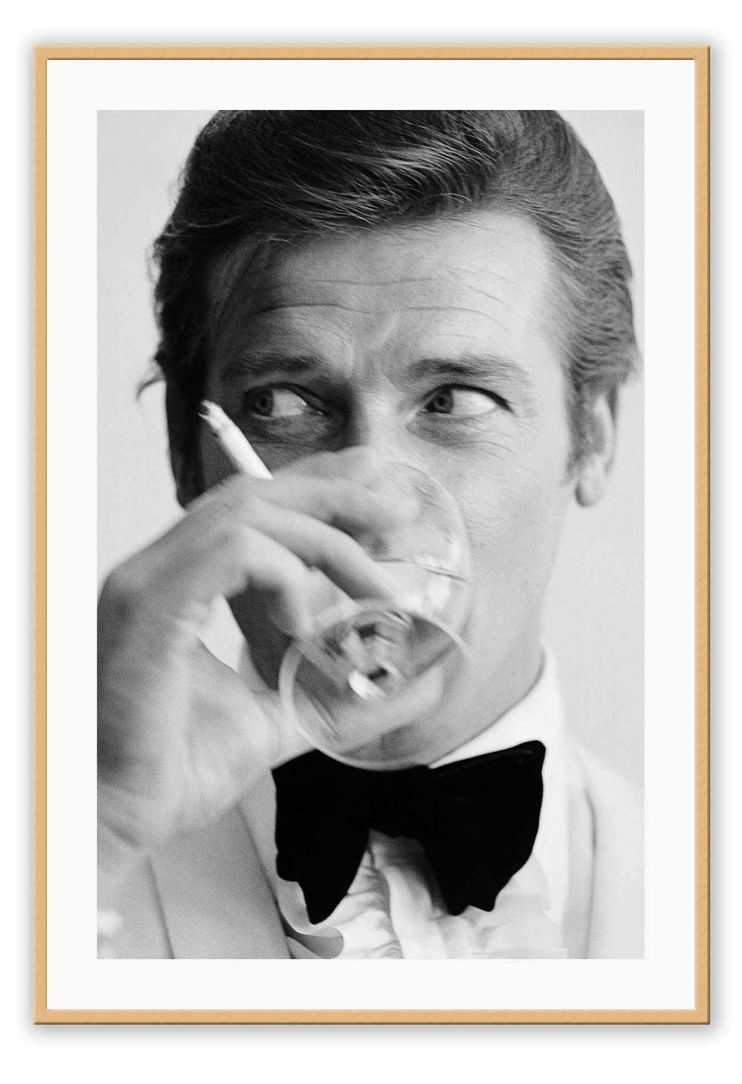 Canvas Print Small		50x70cm / Oak Roger Moore 007 Roger Moore 007 Framed print Brand